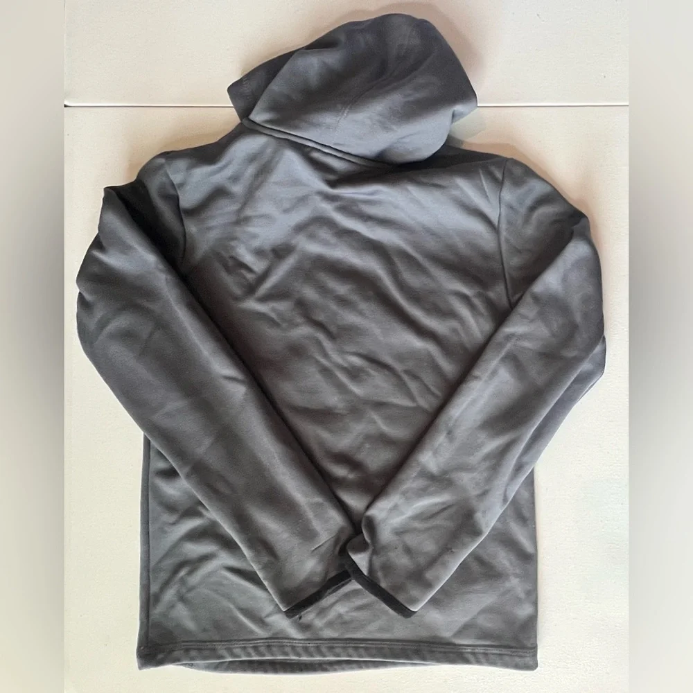 Call of Duty Hoodie - Youth Size Medium - Picture 2 of 3